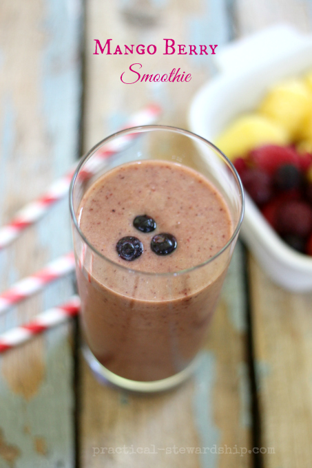  Mango-Beeren-Smoothie