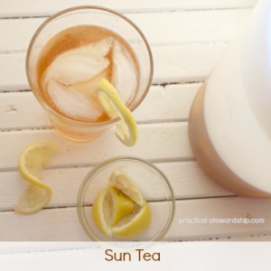 Sun Tea with Lemons
