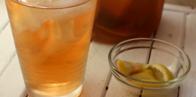 HOMEMADE Sun Tea with Lemons