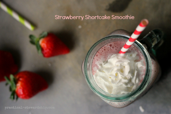 Strawberry Shortcake Smoothie with Strawberries