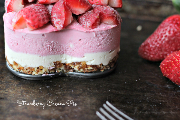 Layered Strawberry Cream Pie