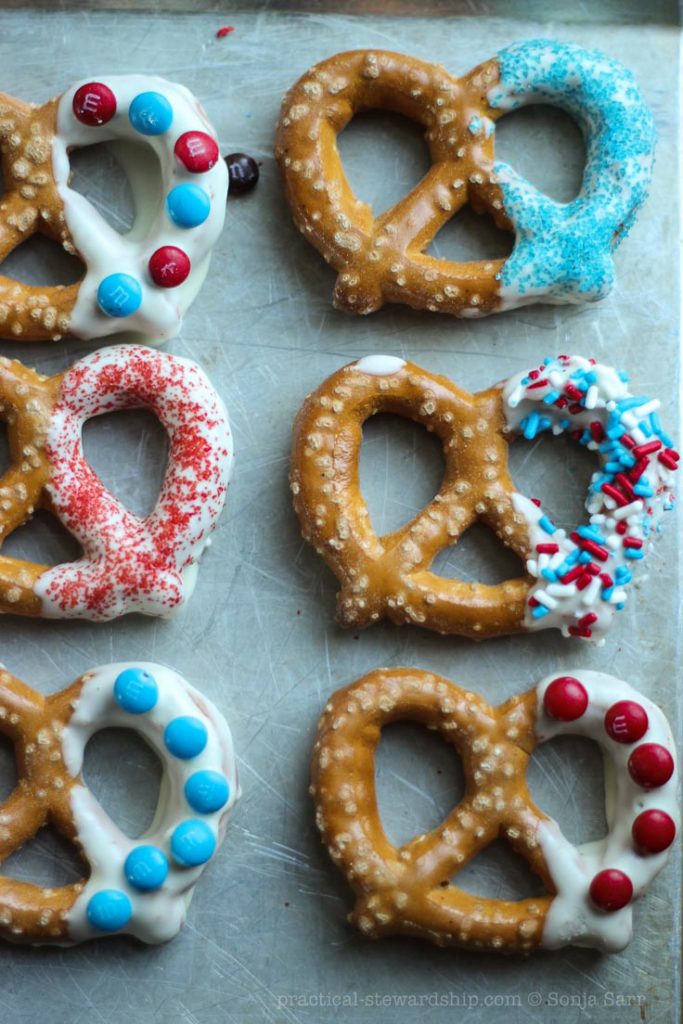 Patriotic Chocolate-Covered Pretzel Rods