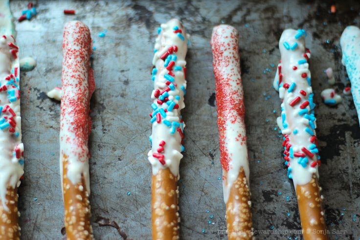 Patriotic Chocolate-Covered Pretzel Rods