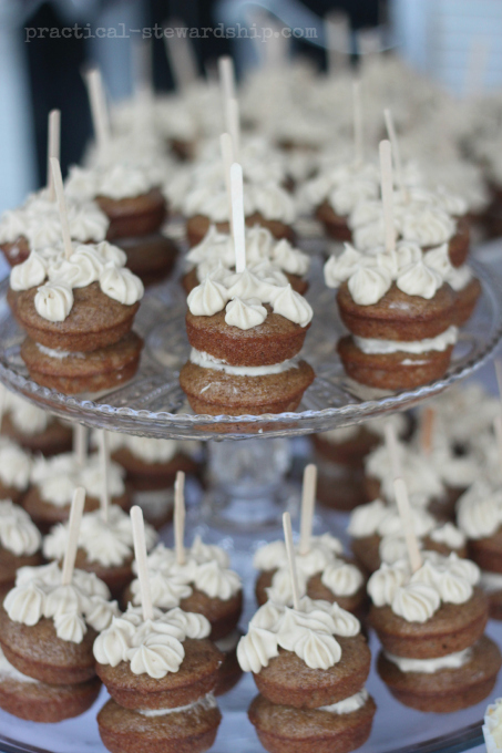 Apple Cakes and Dessert Bar